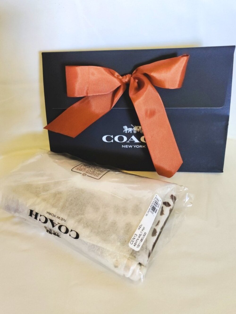 Coach Ashton Haircalf Spotted Animal Print Wristlet in Dark Brown/Chalk, NWT - Picture 6 of 6